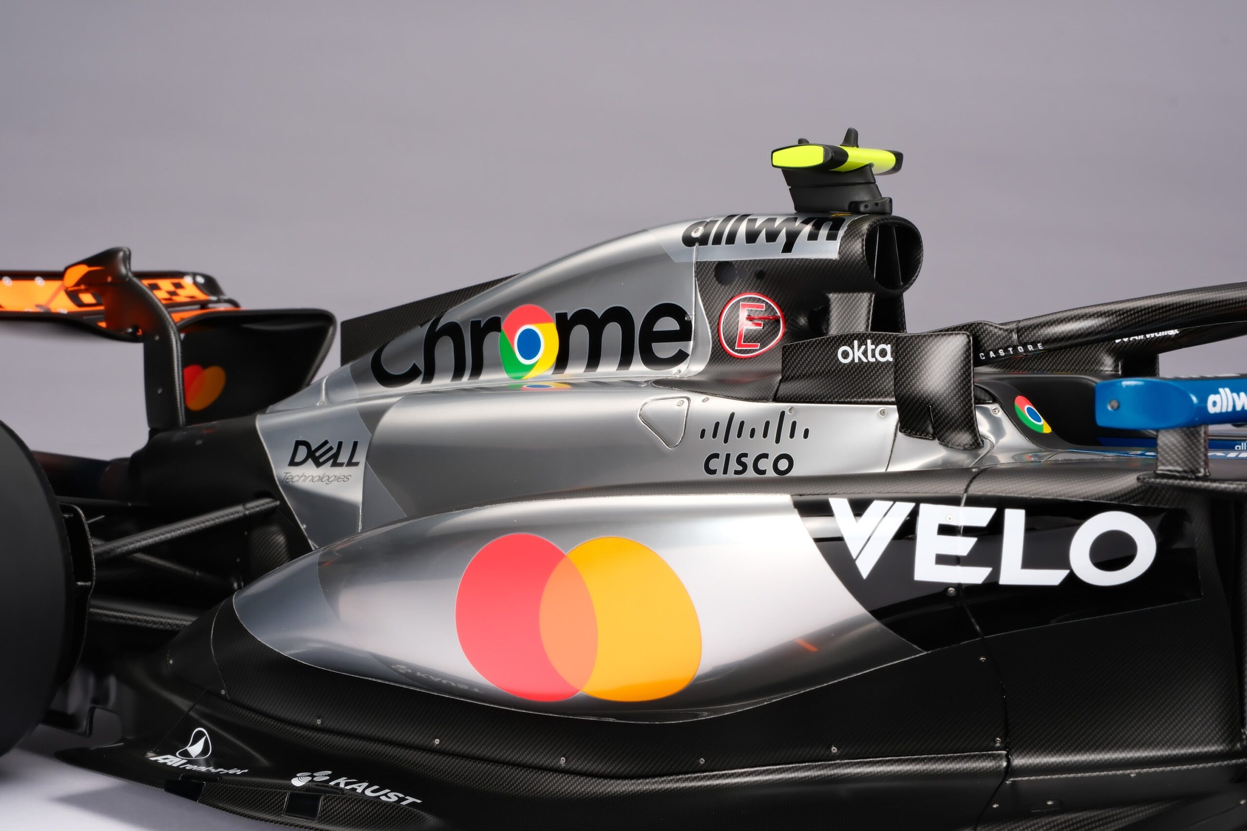 Amalgam McLaren MCL39 2025 British Grand Prix - Chrom / Orange | 1:8 - Image 17