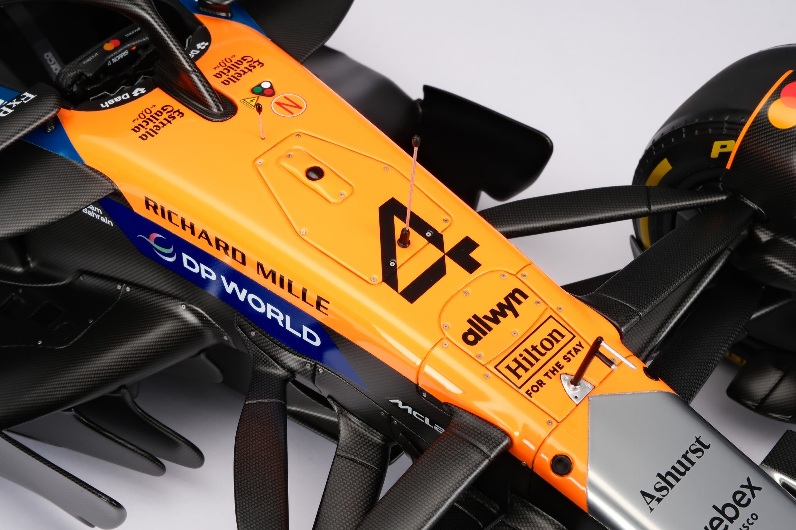 Amalgam McLaren MCL39 2025 British Grand Prix - Chrom / Orange | 1:8 - Image 7