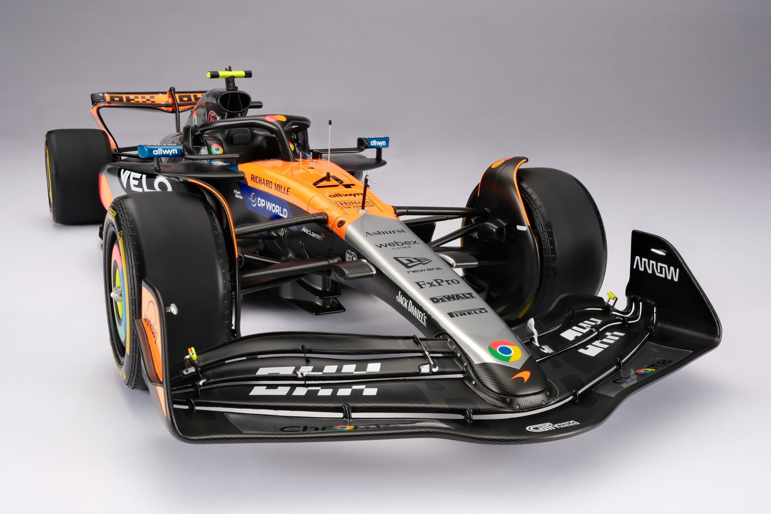 Amalgam McLaren MCL39 2025 British Grand Prix - Chrom / Orange | 1:8 - Image 6