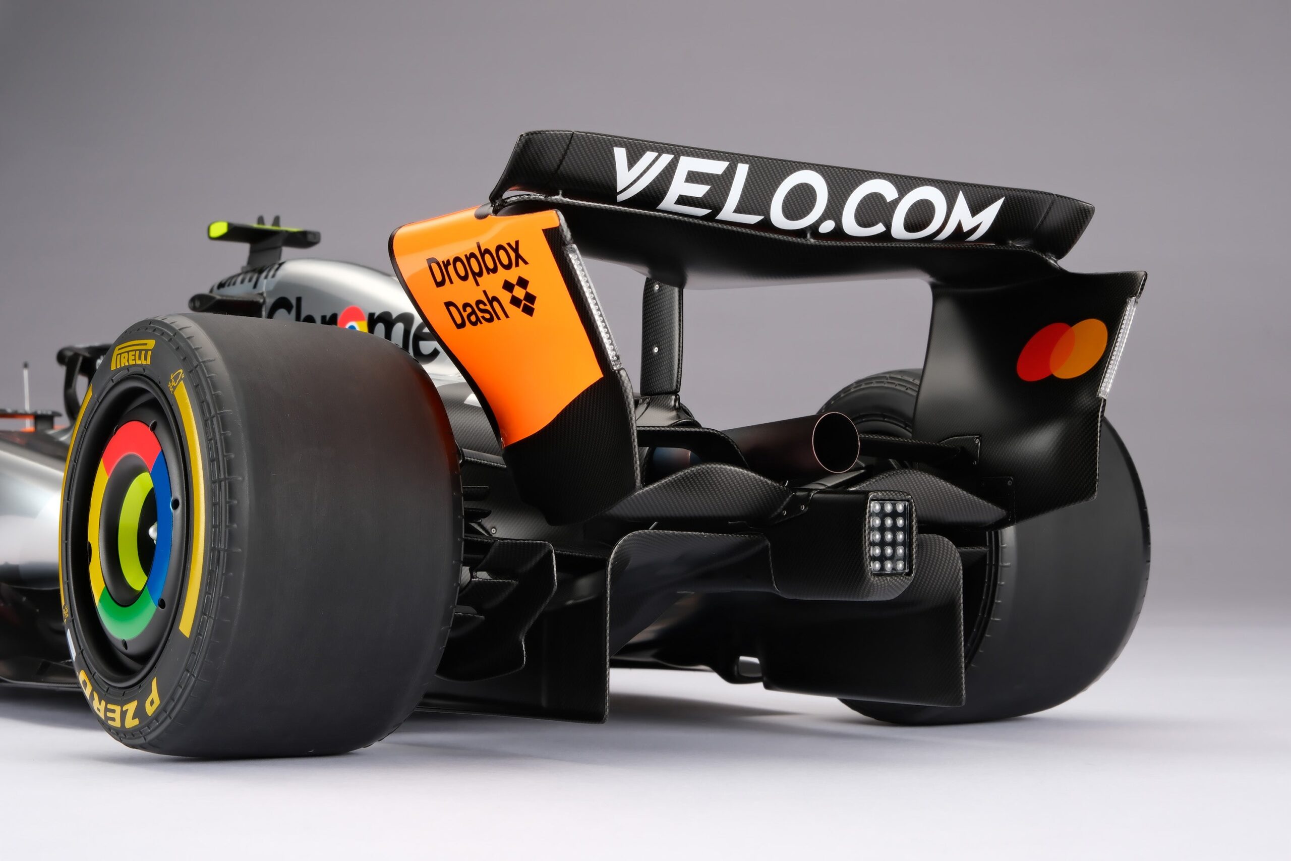 Amalgam McLaren MCL39 2025 British Grand Prix - Chrom / Orange | 1:8 - Image 14