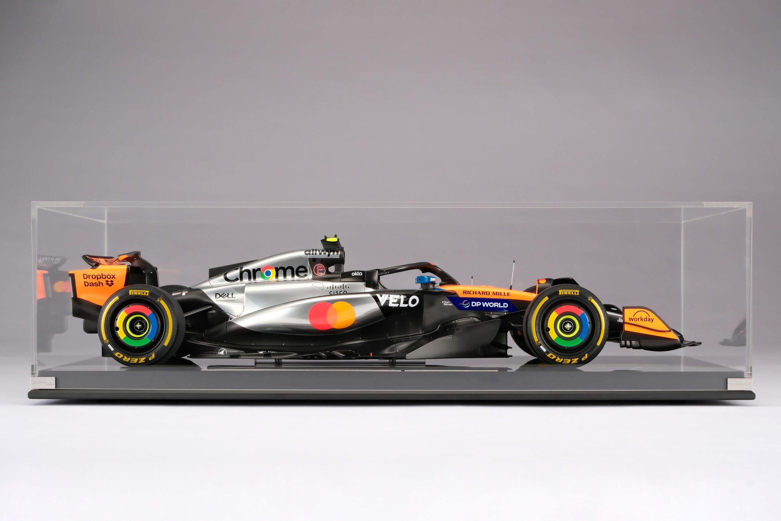 Amalgam McLaren MCL39 2025 British Grand Prix - Chrom / Orange | 1:8 - Image 18