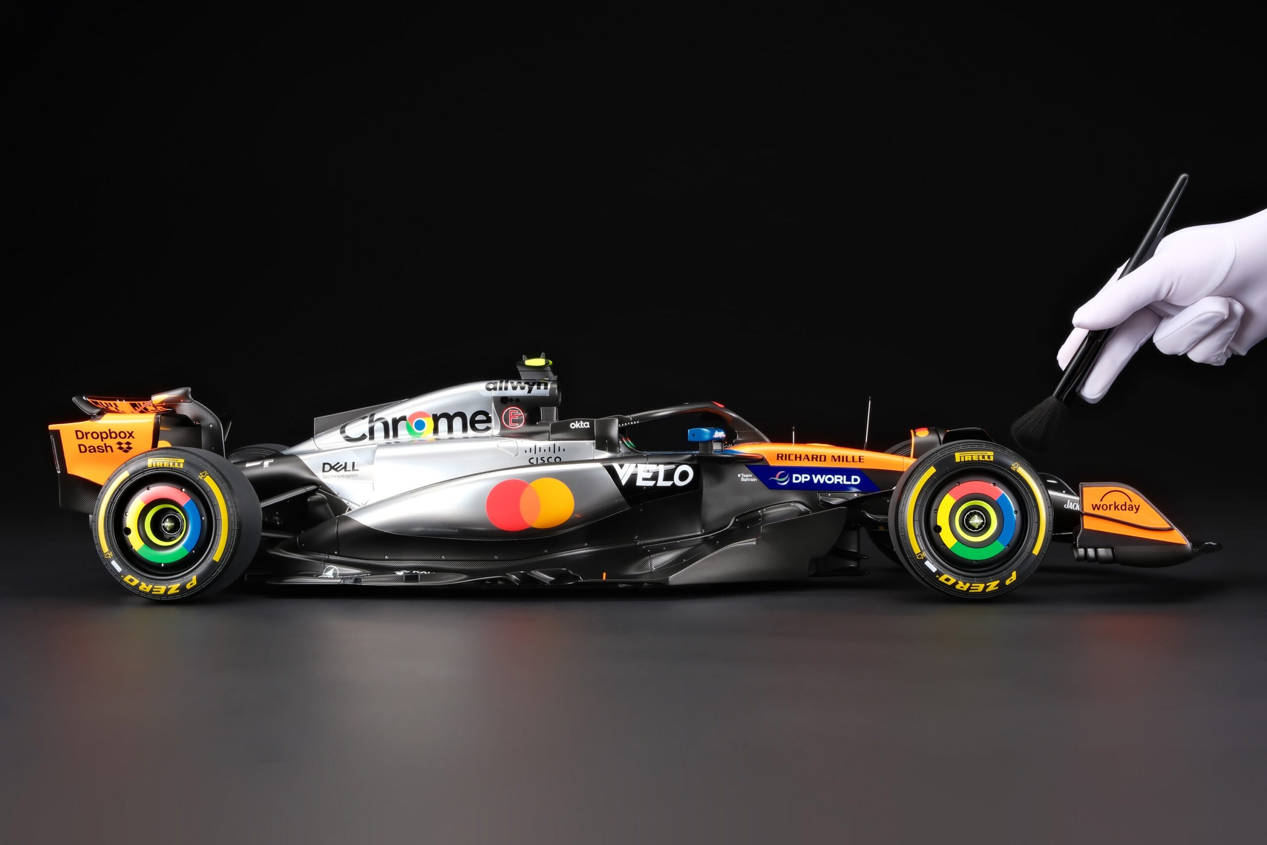 Amalgam McLaren MCL39 2025 British Grand Prix - Chrom / Orange | 1:8 - Image 3