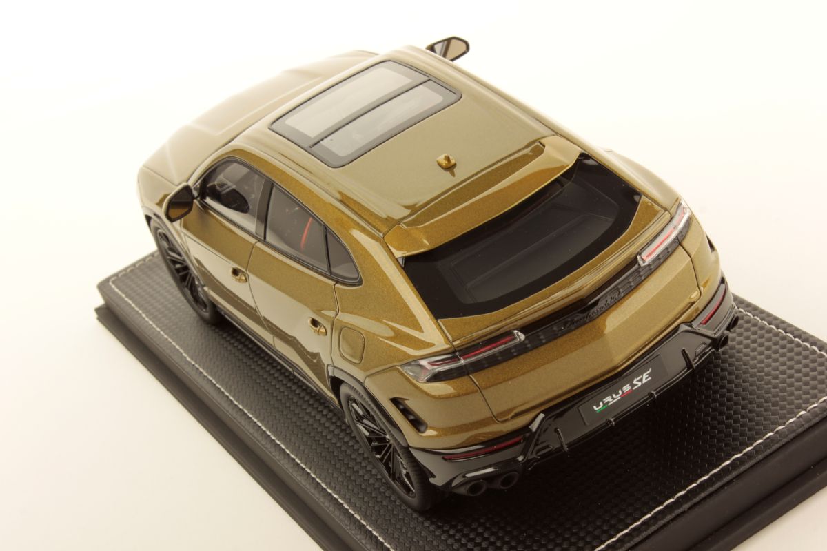 MR Collection Lamborghini Urus SE - ONE OFF Shiny Gea Green | 1:18 – Bild 4