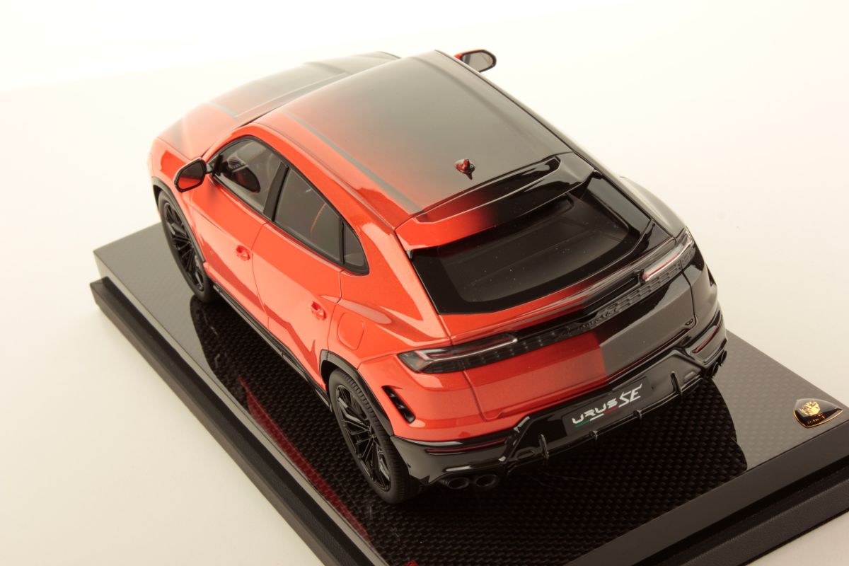 MR Collection Lamborghini Urus SE Special Series - Fading Effect | 1:18 – Bild 4
