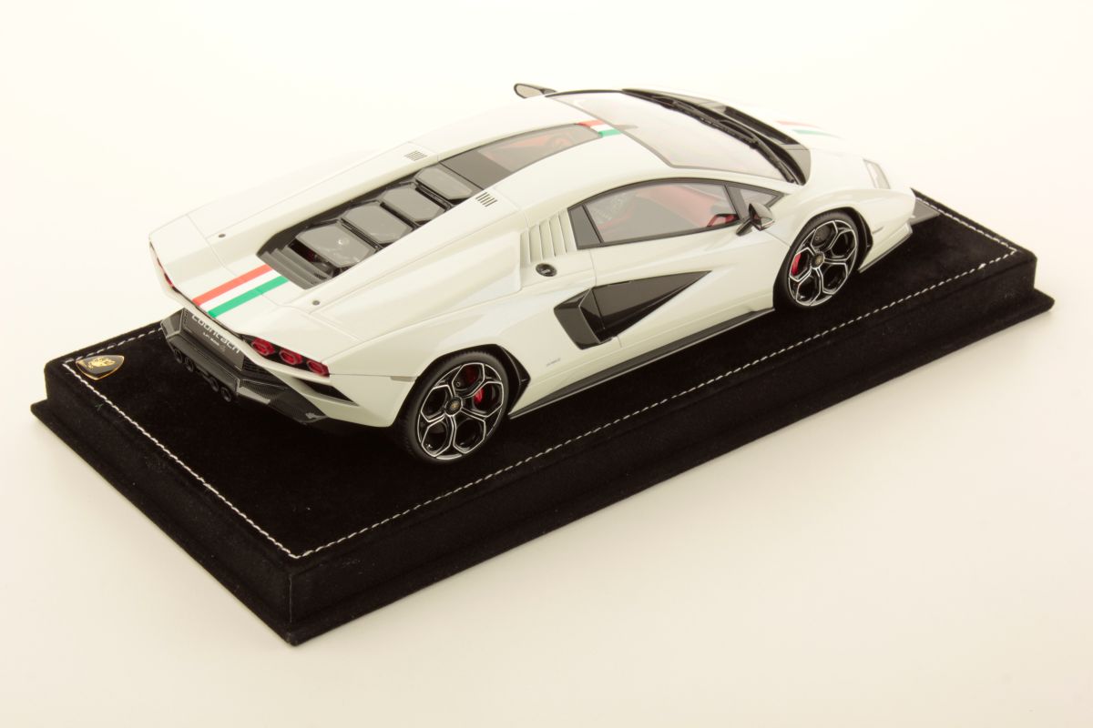 MR Collection Lamborghini Countach LPI 800-4 - Italian Livery | 1:18 – Bild 2