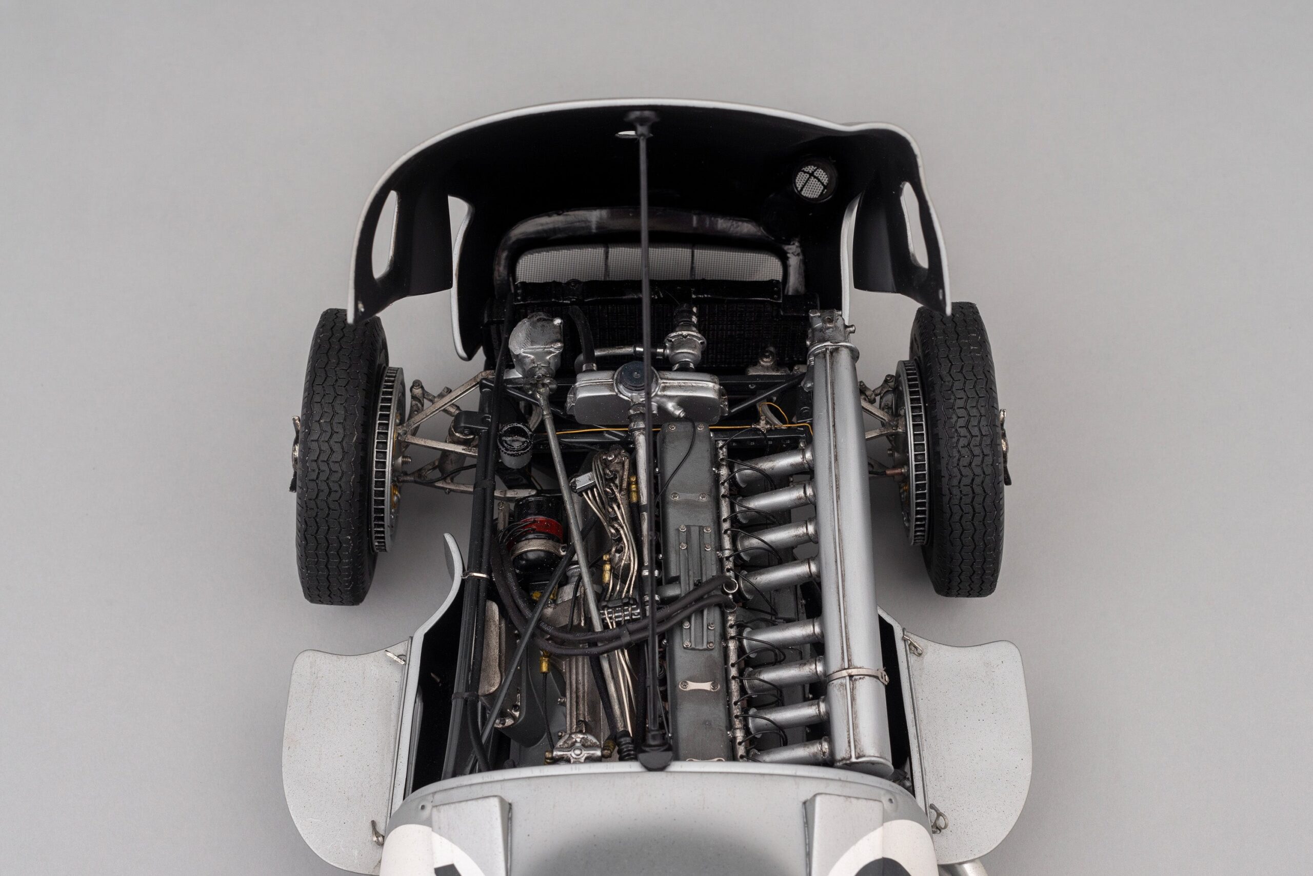 Amalgam Mercedes-Benz W196 Monoposto 1955 British Grand Prix Winner Moss Race Weathered - Silber | 1:8 – Bild 15