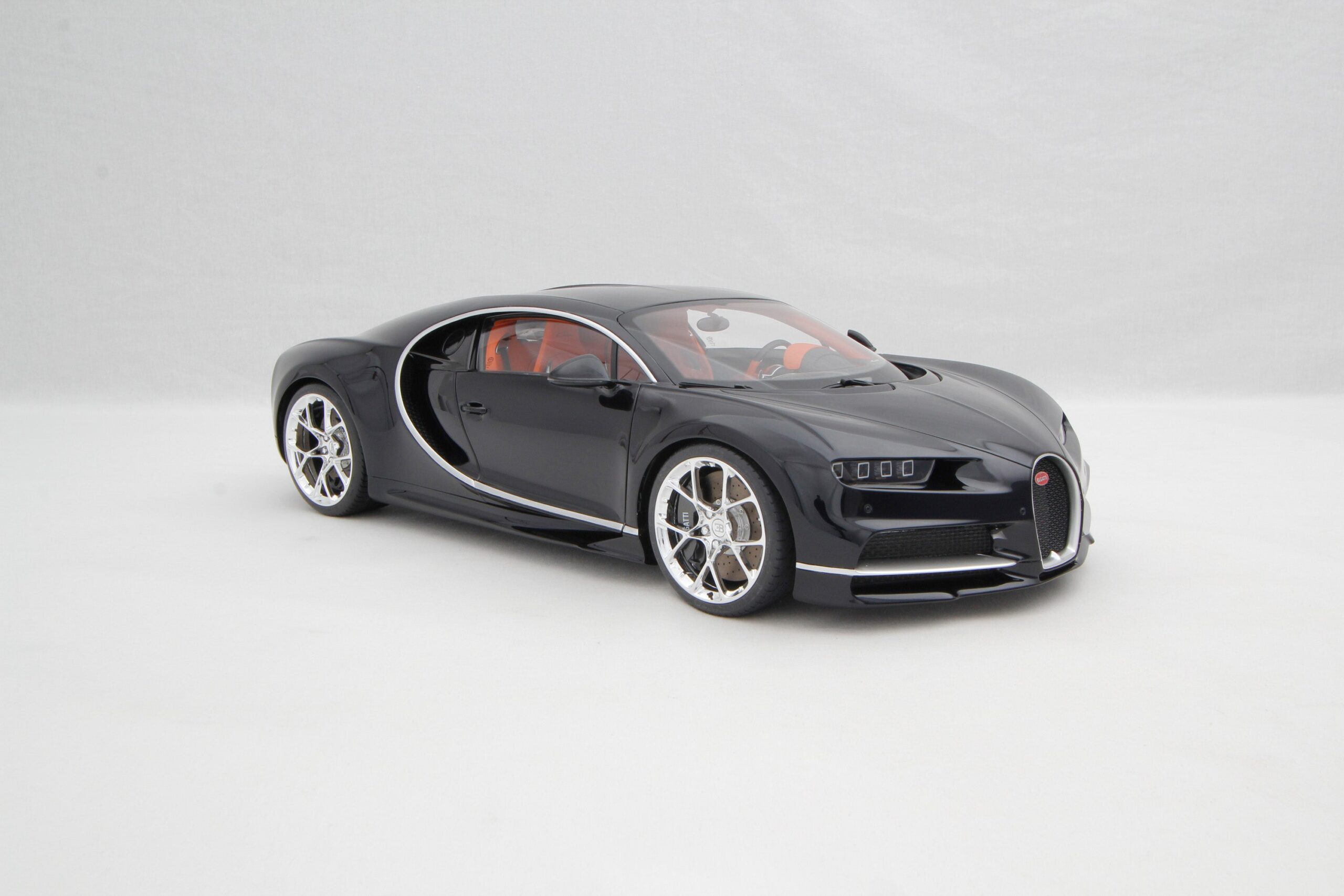 Amalgam Bugatti Chiron Tailor Made | 1:8 - Image 6