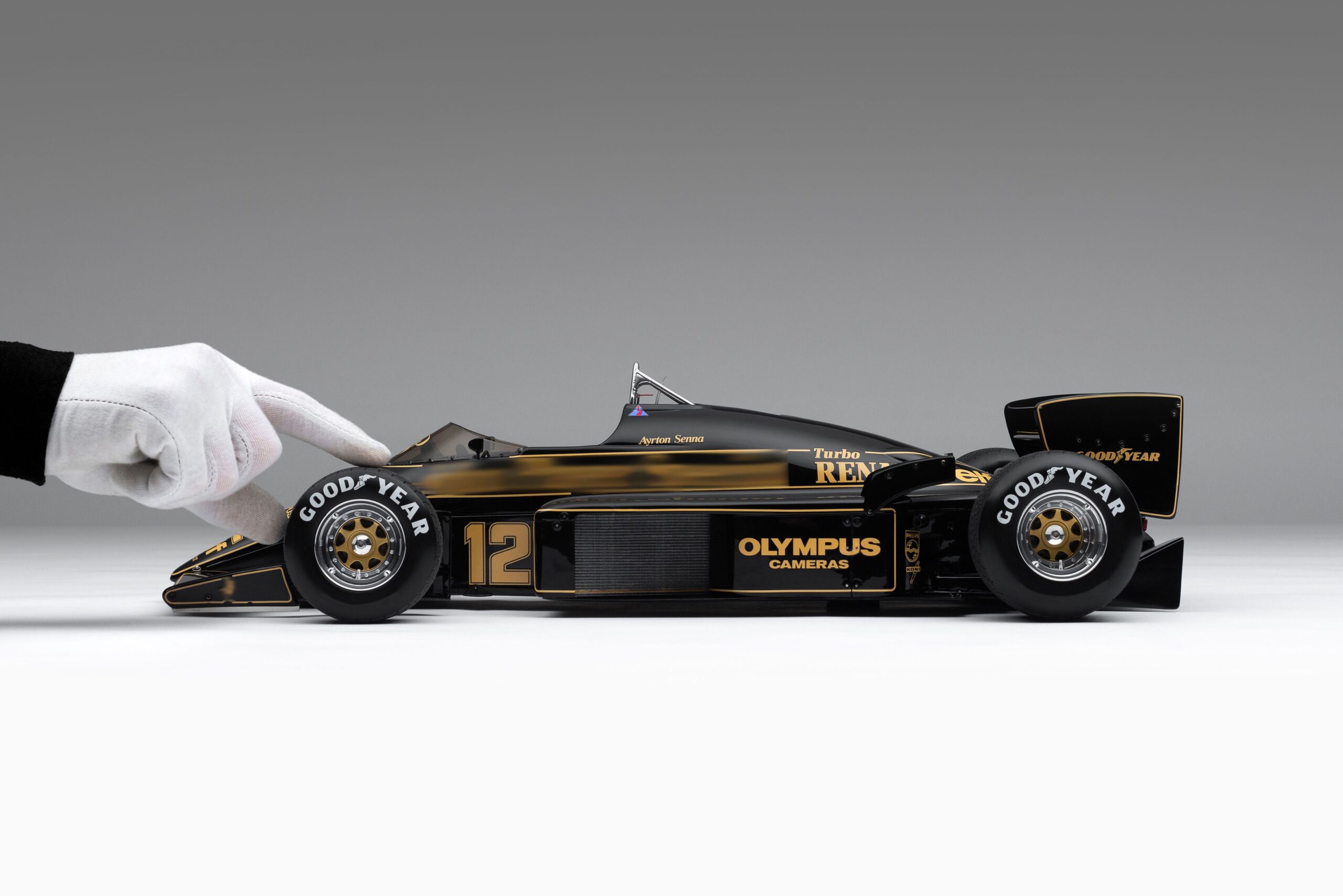 Amalgam Lotus 97T 1985 Portuguese Grand Prix Winner Ayrton Senna - Schwarz | 1:8 – Bild 9