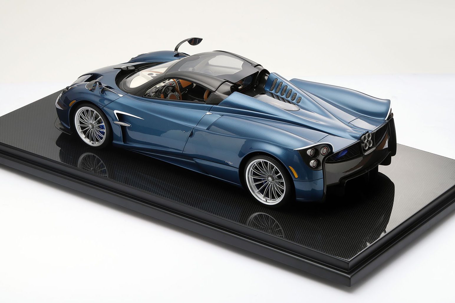 MR Collection Pagani Huayra Roadster | 1:8 - Image 2