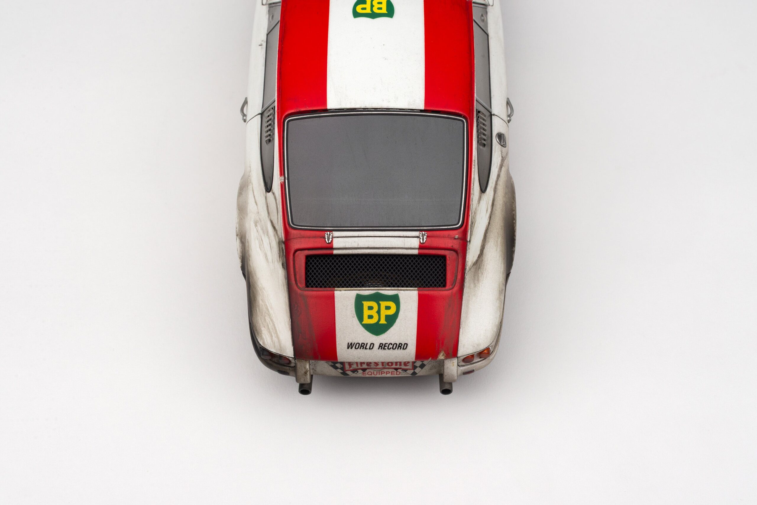 Amalgam Porsche 911 R 1967 BP World Record - Race Weathered - Weiß | 1:18 - Image 15