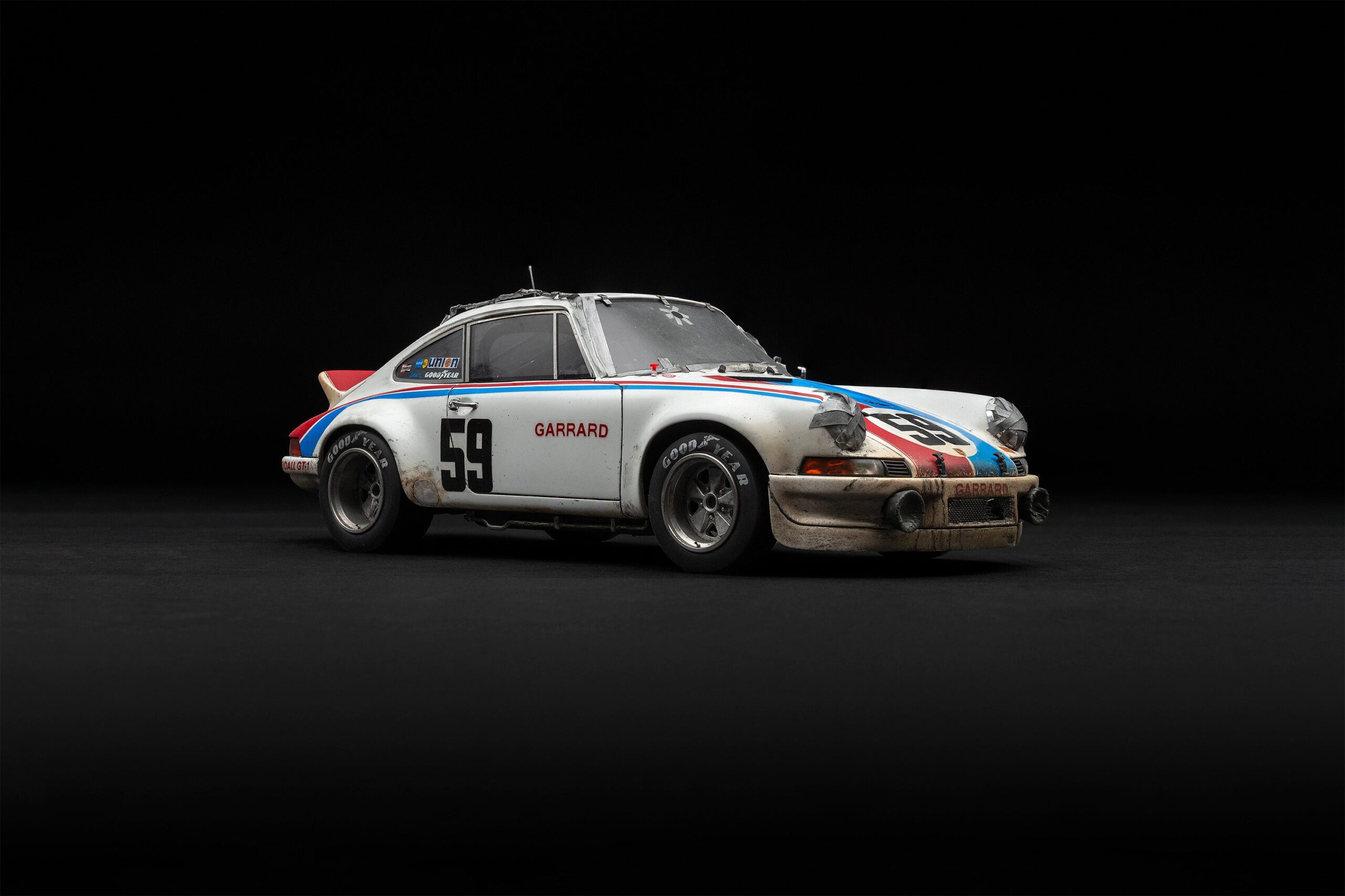Amalgam Porsche 911 RSR 2.8 1973 Daytona Brumos Livery Race Weathered - Weiß | 1:18 – Bild 2