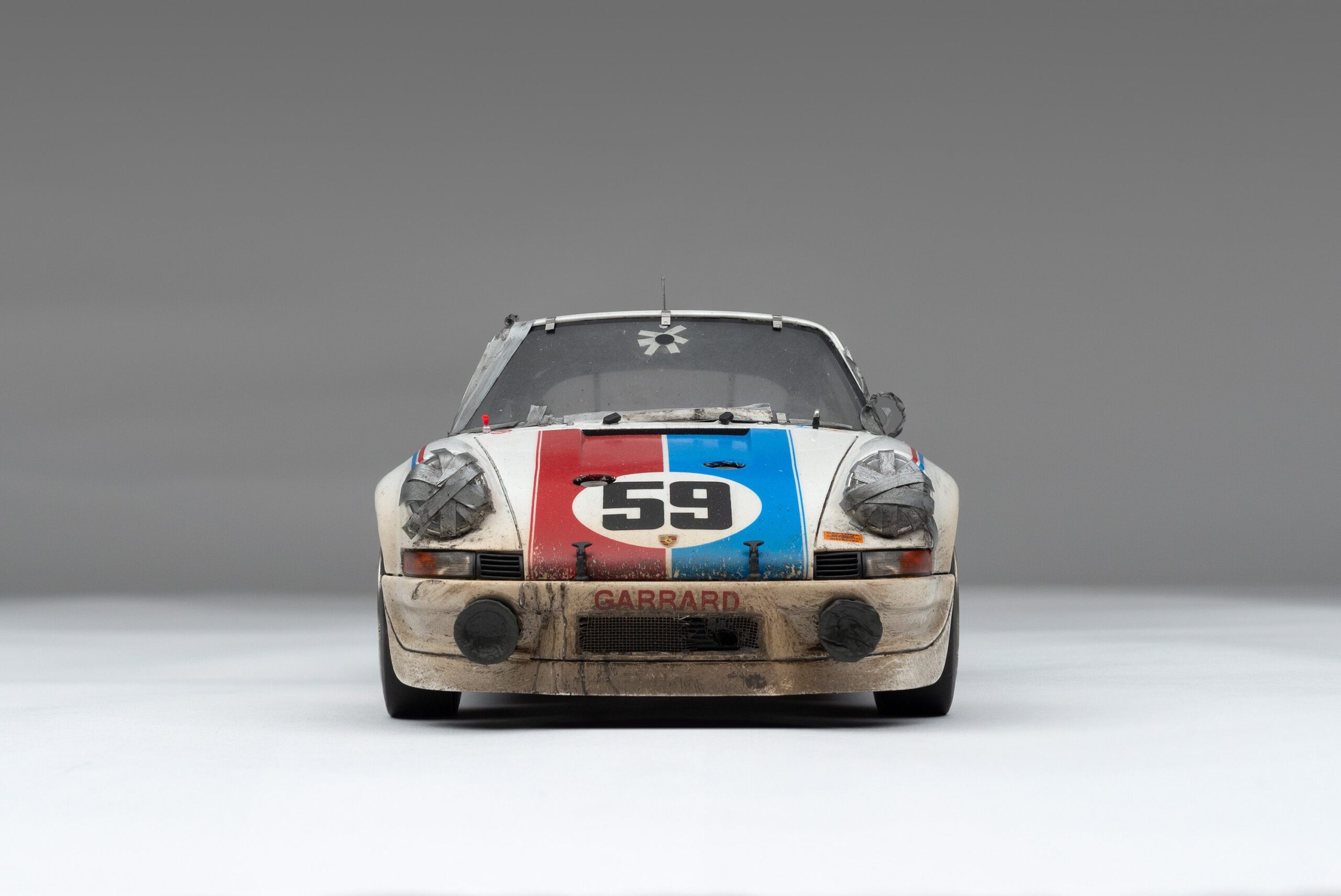Amalgam Porsche 911 RSR 2.8 1973 Daytona Brumos Livery Race Weathered - Weiß | 1:18 – Bild 6