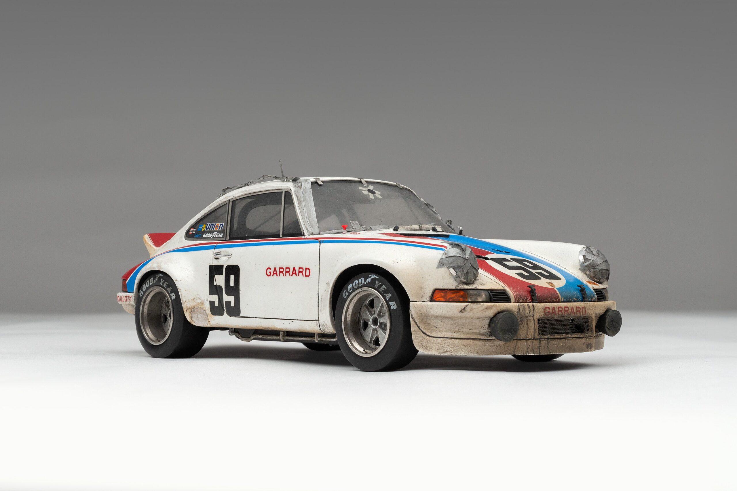 Amalgam Porsche 911 RSR 2.8 1973 Daytona Brumos Livery Race Weathered - Weiß | 1:18 – Bild 12