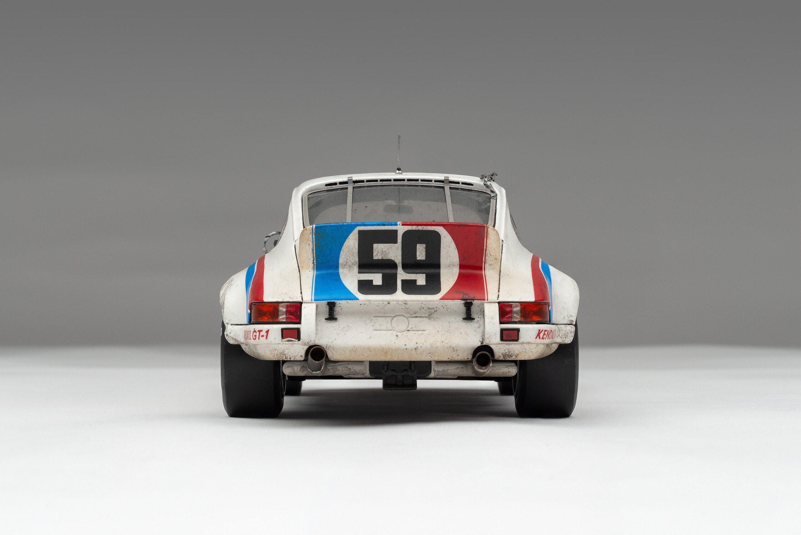Amalgam Porsche 911 RSR 2.8 1973 Daytona Brumos Livery Race Weathered - Weiß | 1:18 – Bild 7