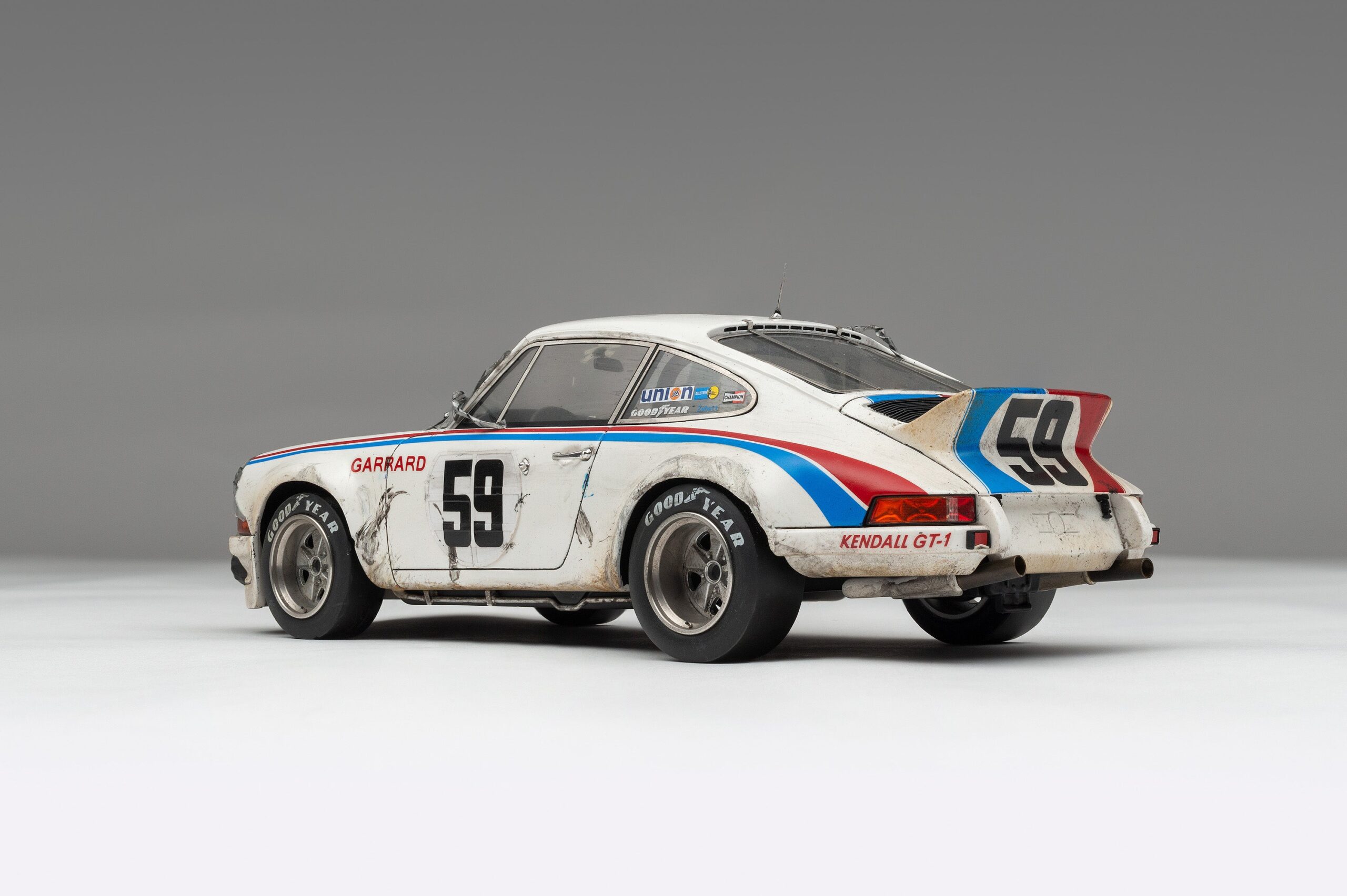 Amalgam Porsche 911 RSR 2.8 1973 Daytona Brumos Livery Race Weathered - Weiß | 1:18 – Bild 15