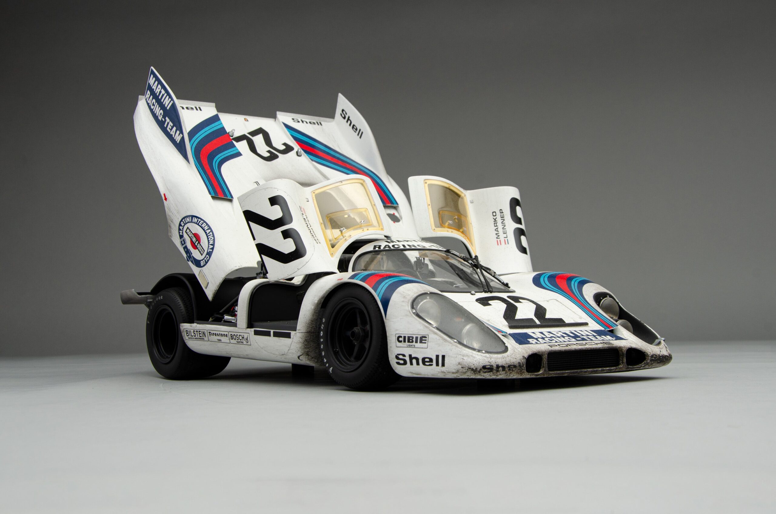 Amalgam Porsche 917 KH 1971 Le Mans Sieger Martini Livery Race Weathered | 1:8 – Bild 5