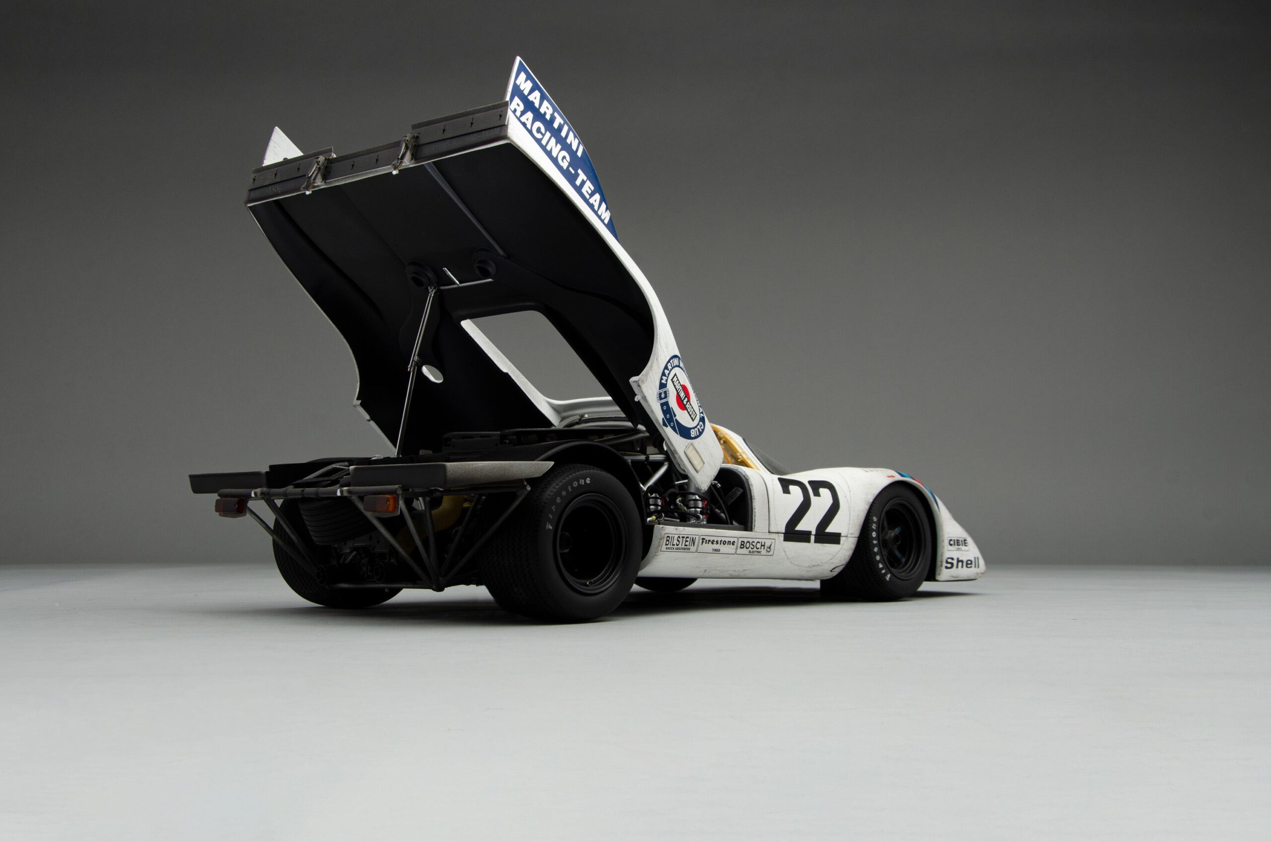 Amalgam Porsche 917 KH 1971 Le Mans Sieger Martini Livery Race Weathered | 1:8 – Bild 10