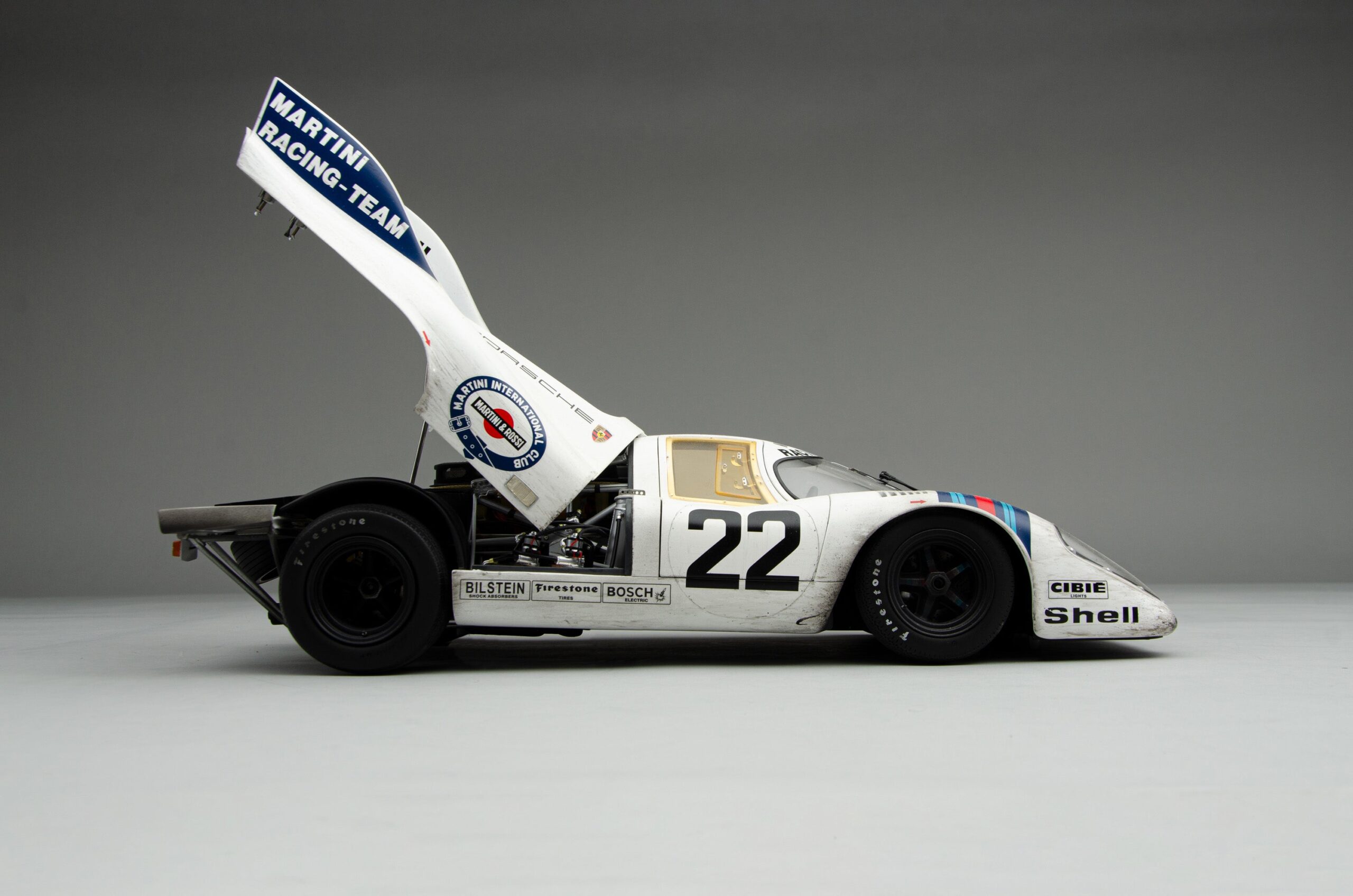 Amalgam Porsche 917 KH 1971 Le Mans Sieger Martini Livery Race Weathered | 1:8 – Bild 14