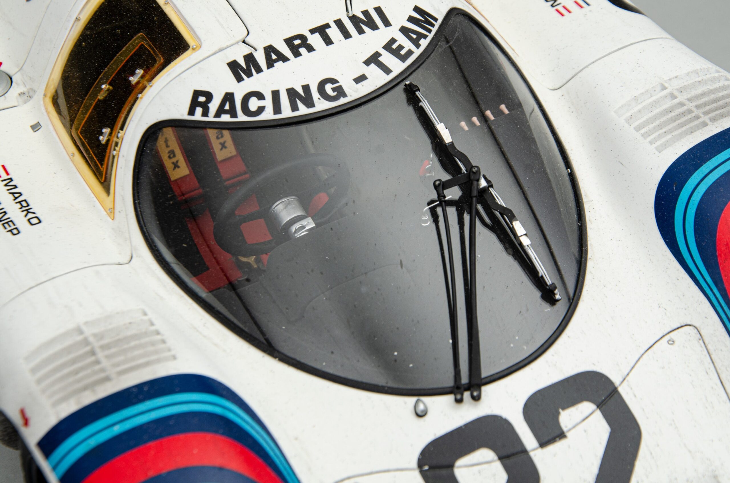 Amalgam Porsche 917 KH 1971 Le Mans Sieger Martini Livery Race Weathered | 1:8 – Bild 16