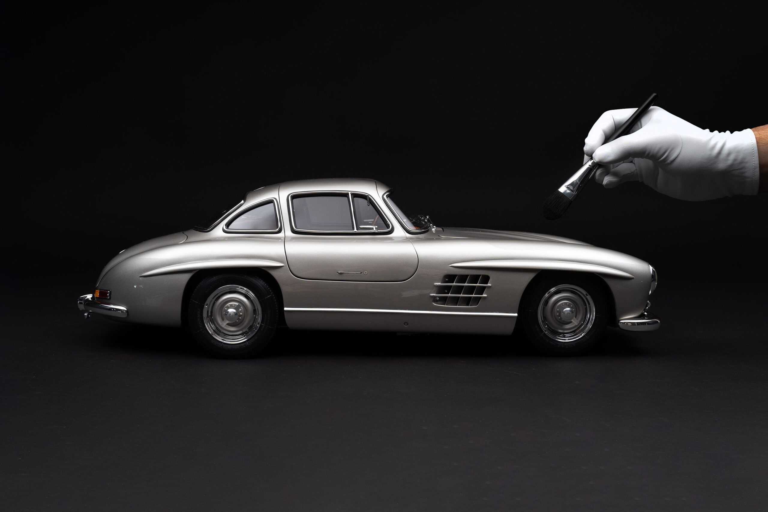 Amalgam Mercedes-Benz 300 SL Gullwing (1955) - Silber | 1:8 - Imagen 3