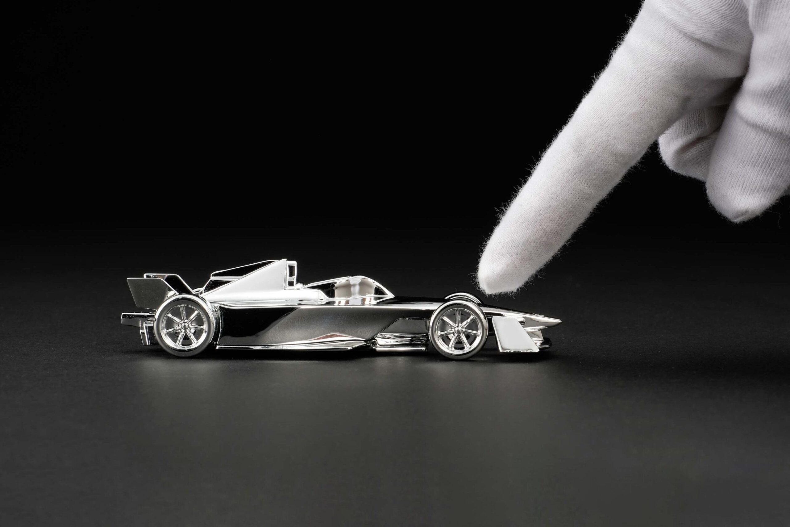 Amalgam Formula E GEN3 Miniature Sculpture | 1:8 - Imagen 3