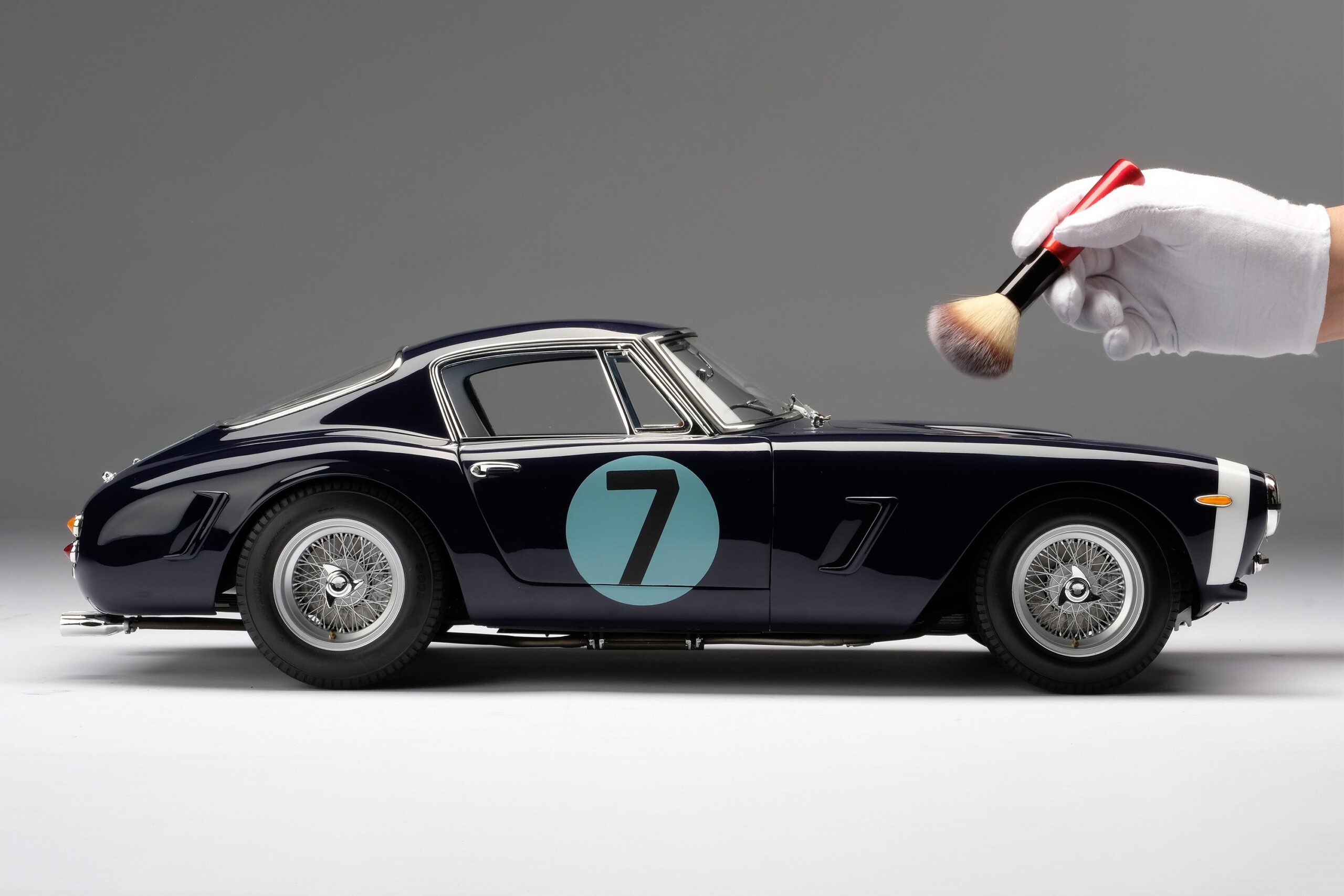 Amalgam Ferrari 250 GT Berlinetta Competizione SWB 1961 Goodwood TT Winner Moss - Blau | 1:8 – Bild 3