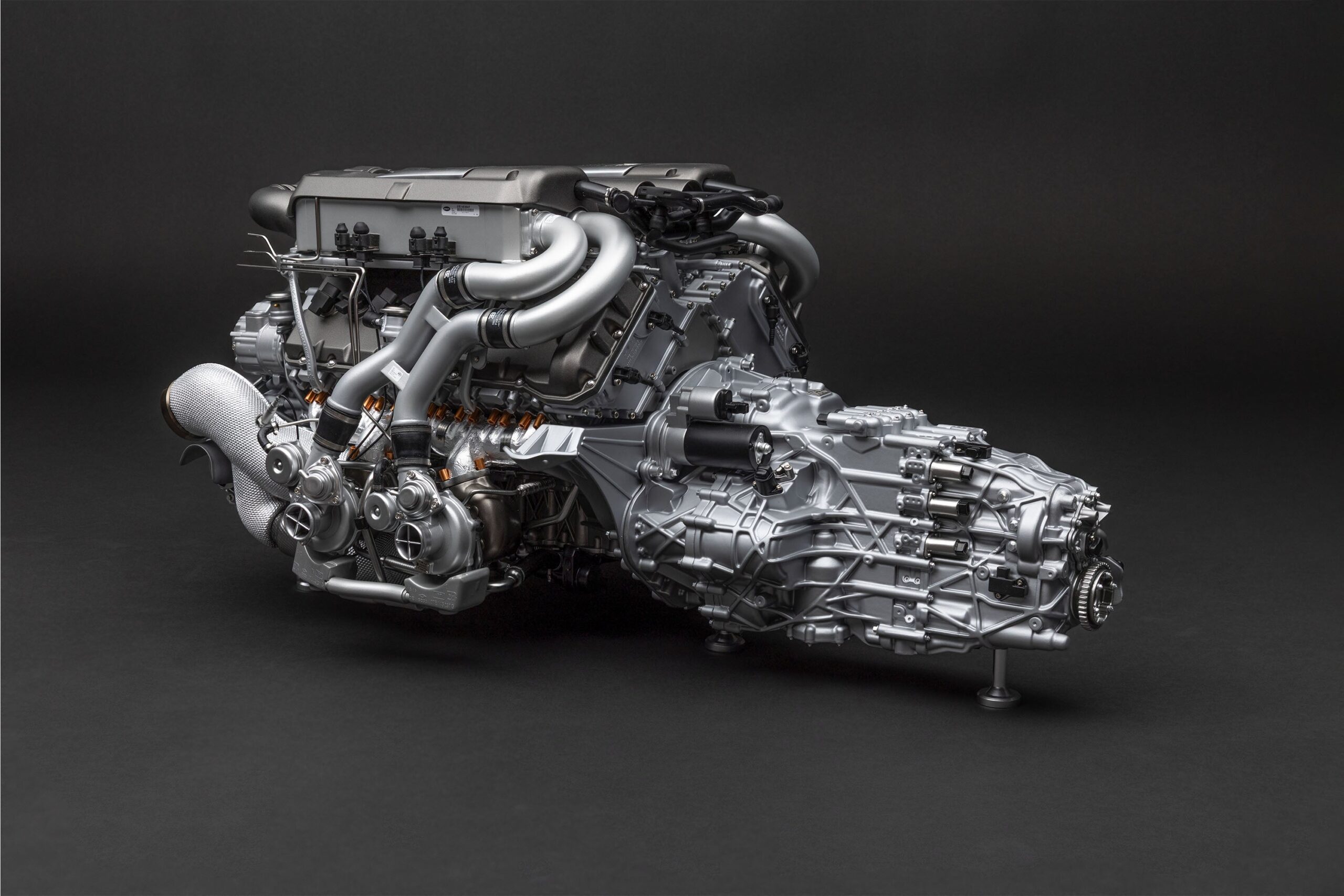 Amalgam Bugatti Veyron W16 Motor und Getriebe (2005) | 1:4