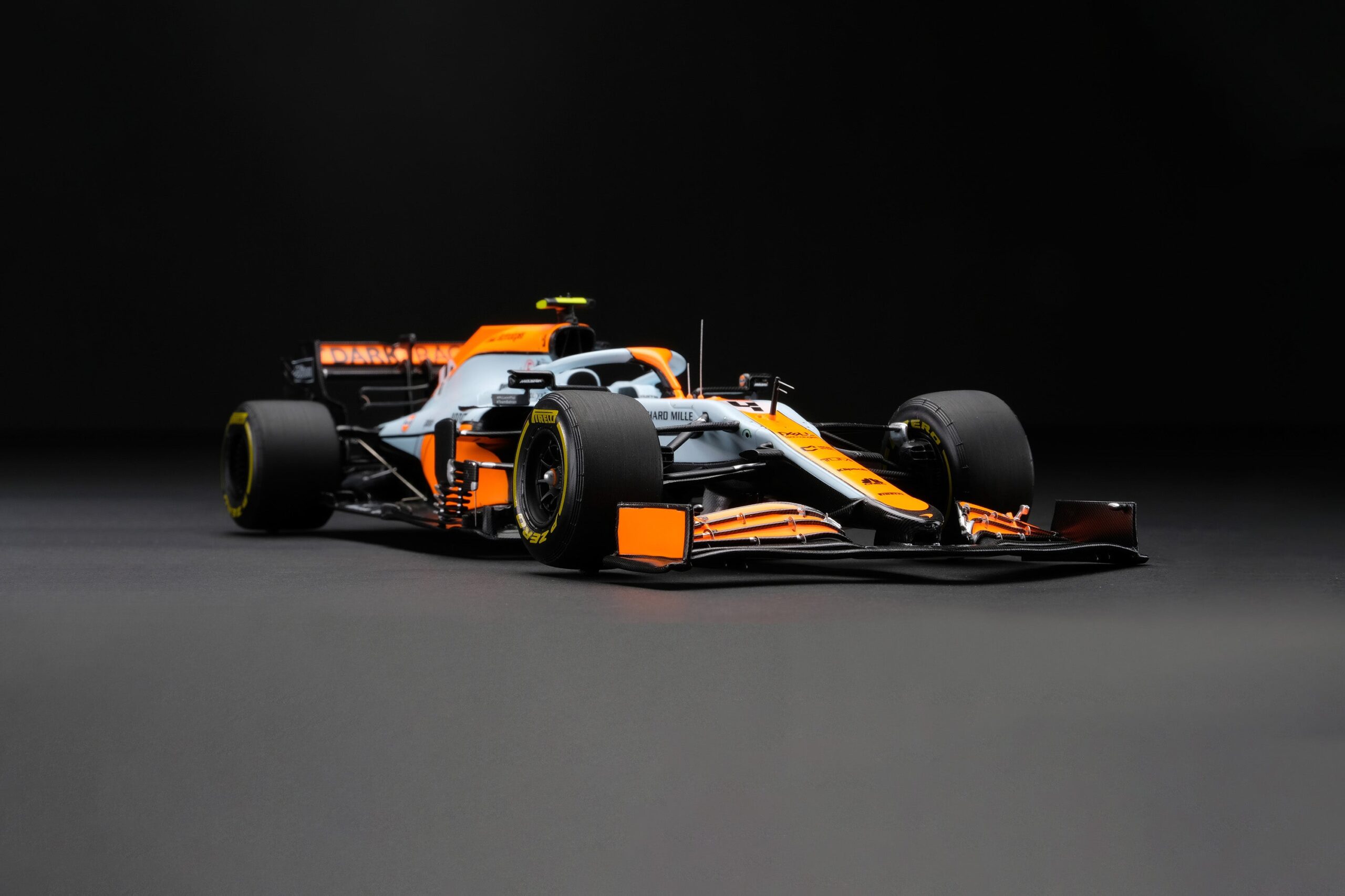 Amalgam McLaren MCL35M 2021 Monaco Grand Prix - Hellblau/Orange | 1:18 - Immagine 2