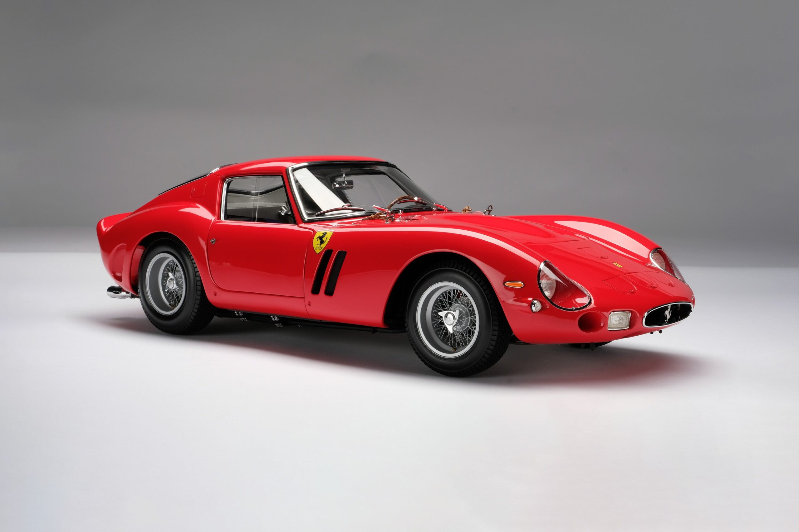Amalgam Ferrari 250 GTO Road Specification (1962) - Rot | 1:8 - Image 2