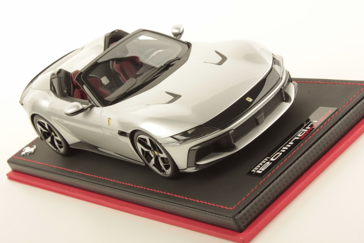 MR Collection Ferrari 12 Cilindri Spider - Nurburgring Silver | 1:18 – Bild 3