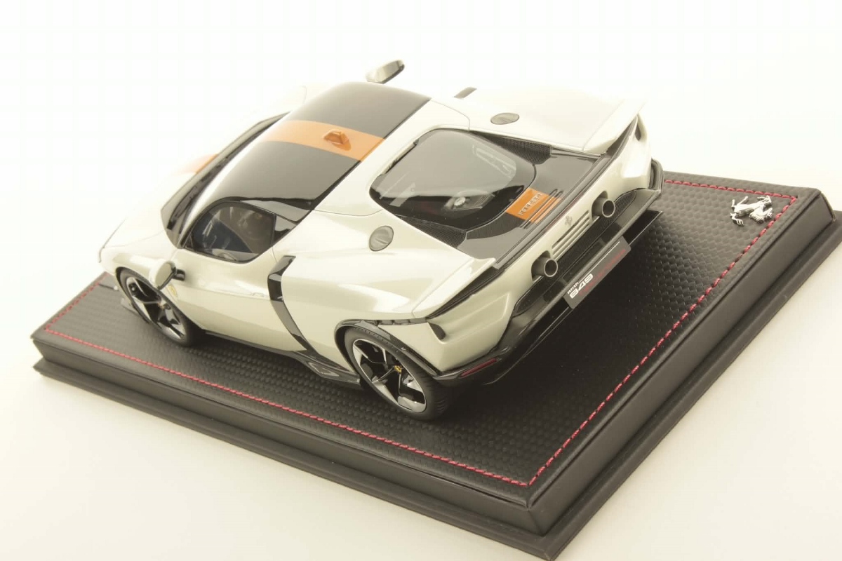 MR Collection Ferrari 849 Testarossa - White | 1:18 - Image 4