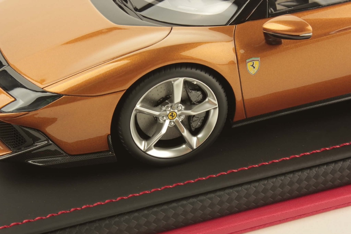 MR Collection Ferrari 849 Testarossa - Amber Yellow | 1:18 - Image 6