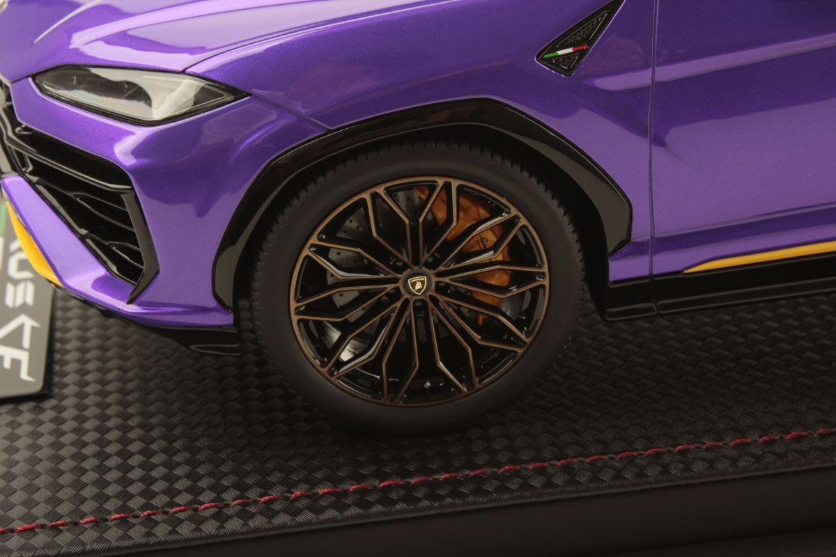 MR Collection Lamborghini Urus SE - Pasifae Purple | 1:18 – Bild 5