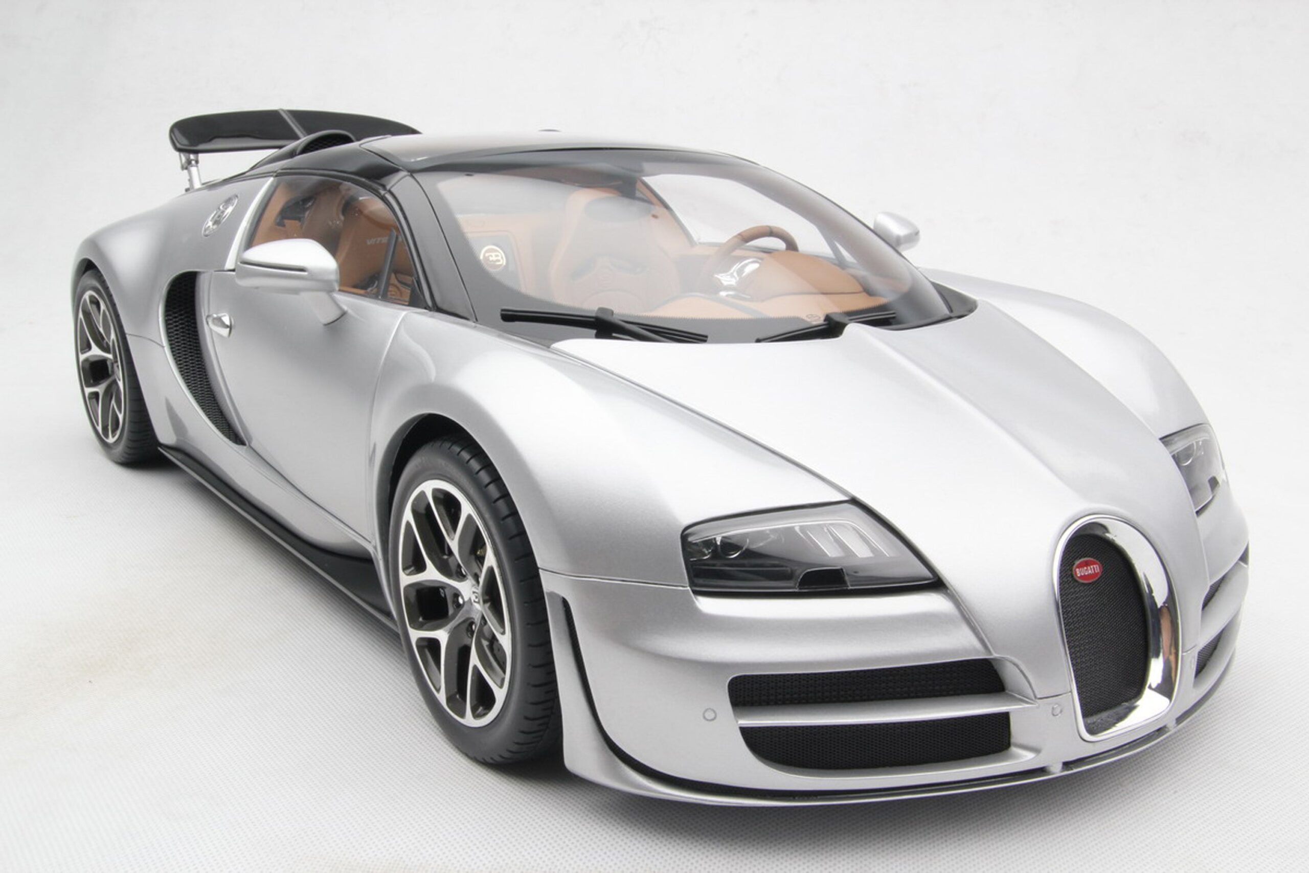 Amalgam Bugatti Veyron Tailor Made | 1:8 - Image 49