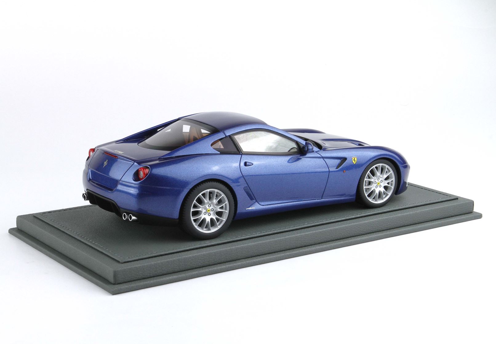 BBR Ferrari 599 GTB Fiorano 2006 Manual Transmission - Blu Mirabeau | 1:18 - Image 2
