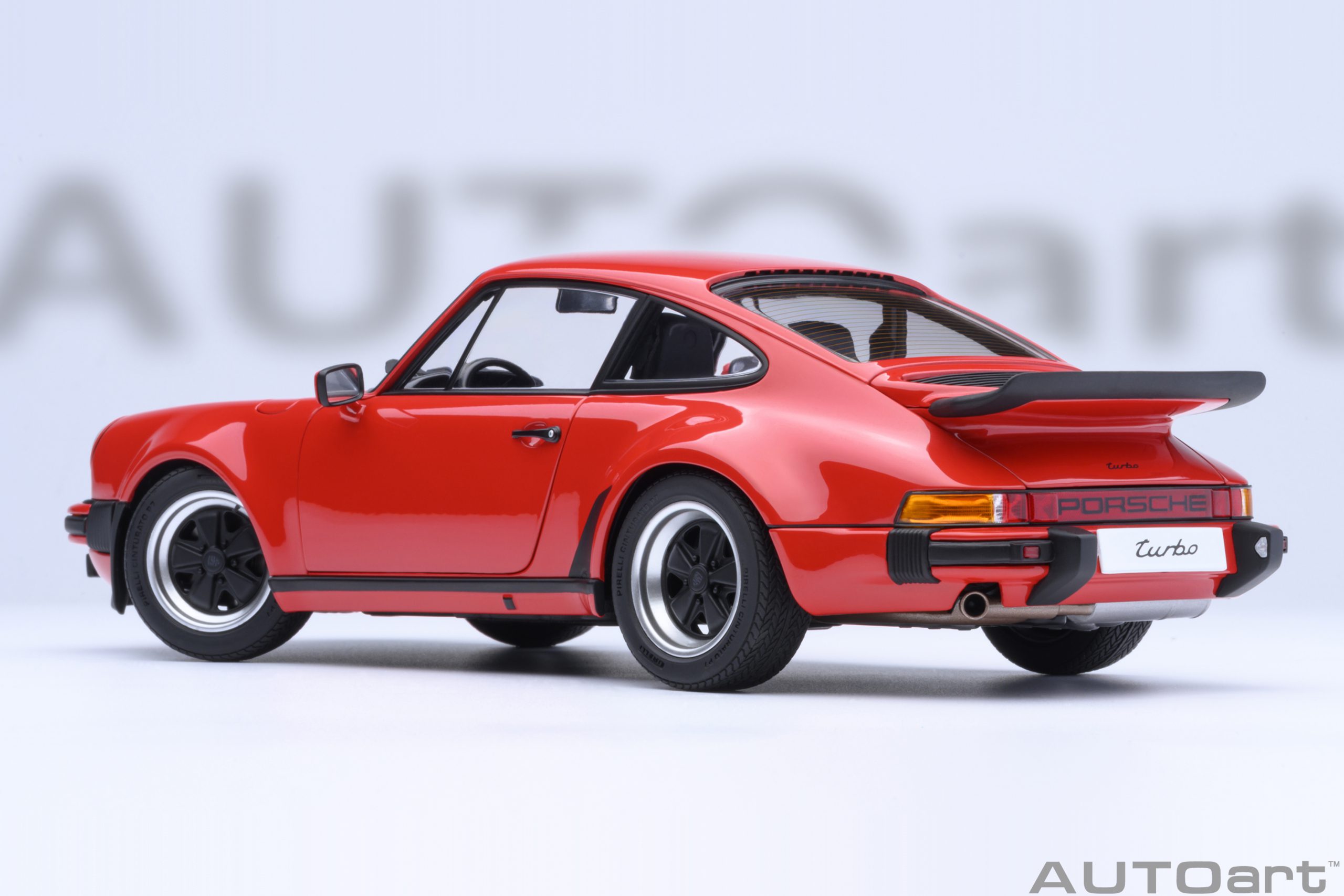 AUTOart Porsche 911 Turbo 3.0 (930) 1:18 - Guards Red – Bild 2