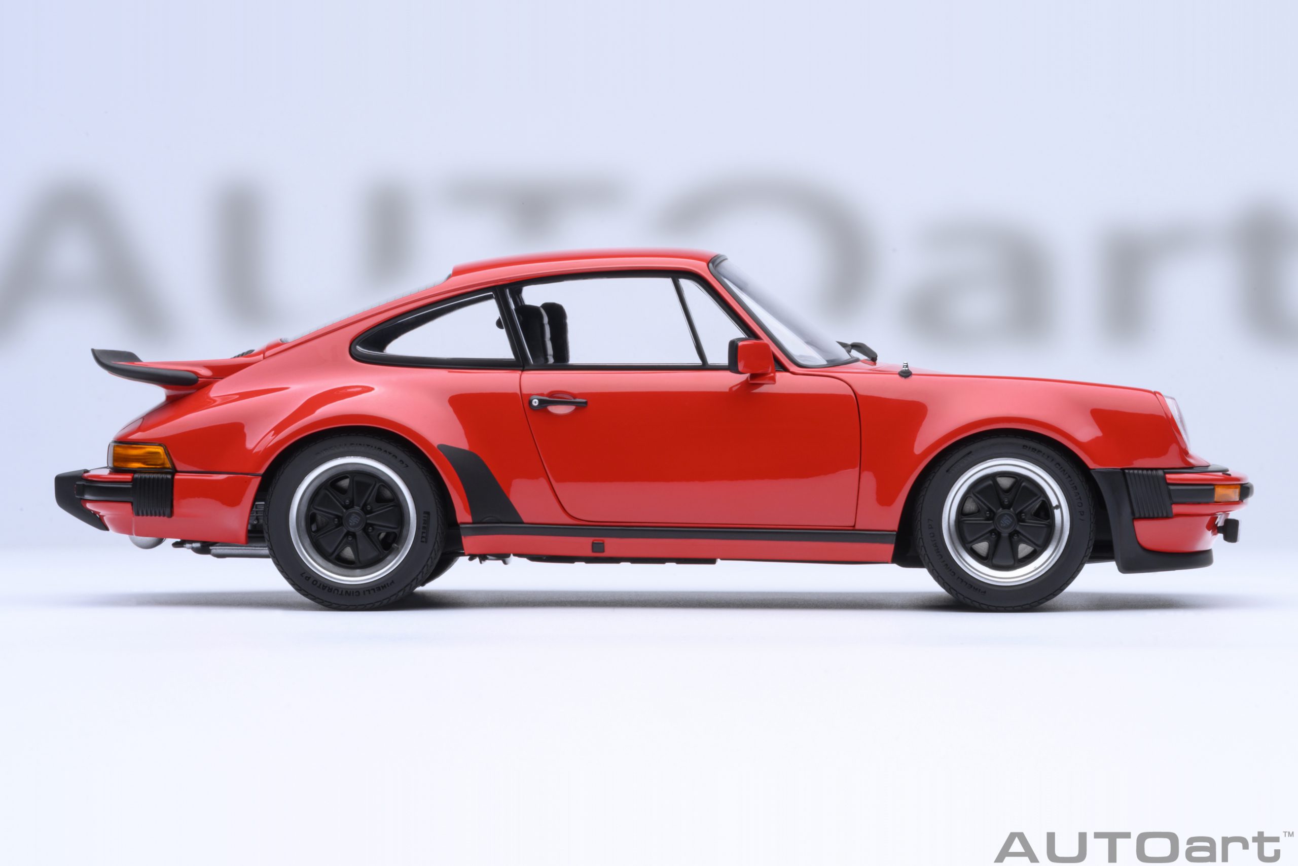 AUTOart Porsche 911 Turbo 3.0 (930) 1:18 - Guards Red – Bild 4