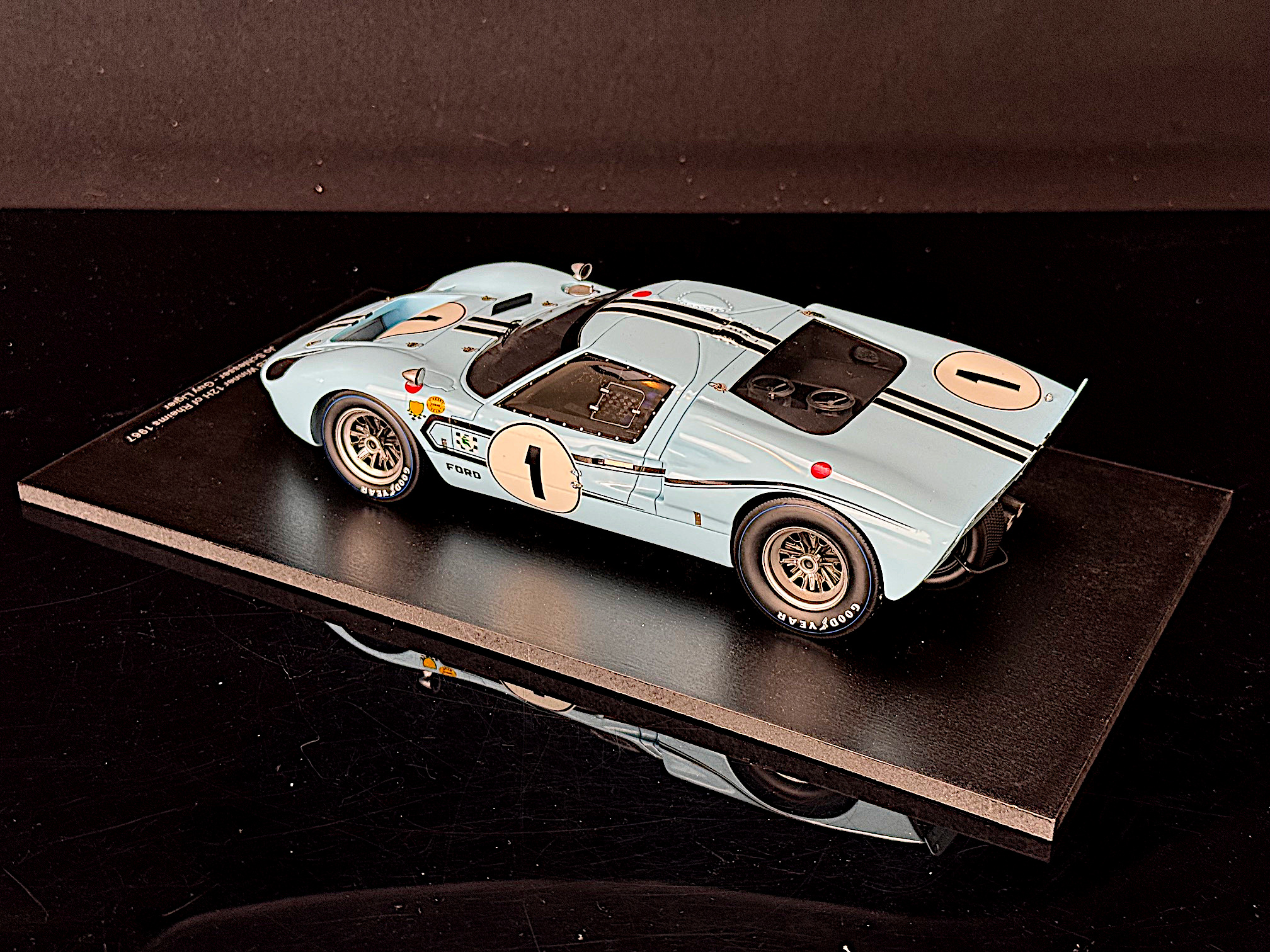 Spark Ford GT40 MK2B Winner 12h Reims 1967 Schlesser - Ligier | 1:18 – Bild 5